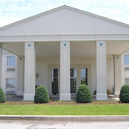Moberly Inn & Suites エクステリア 写真