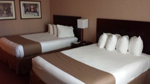 Moberly Inn & Suites エクステリア 写真