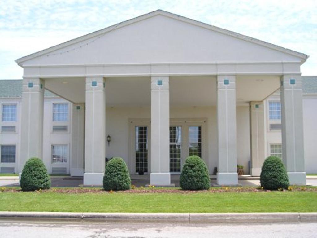 Moberly Inn & Suites エクステリア 写真
